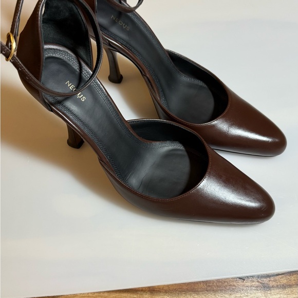 Neous Nekkar 38.5 great condition